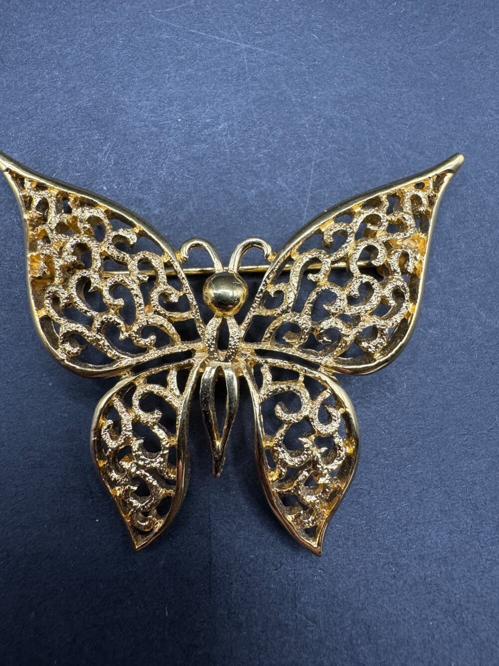 Vintage Jewelry TRIFARI Golden Tone Filigree Butterfly Pin Brooch 57.6MM